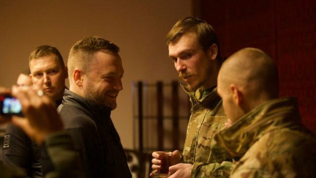Cum a decurs eliberarea luptătorilor din batalionul Azov în schimbul oligarhului Medvedciuk, supranumit „Prințul Întunericului” (presa turcă)