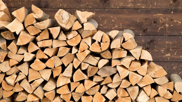 Un lot de lemne din România va ajunge săptămâna aceasta în Republica Moldova