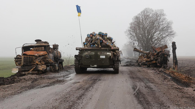Forțele Speciale ucrainene au publicat o filmare dură cu lichidarea unei poziții rusești pe timp de noapte
