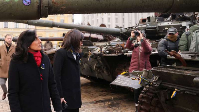 Ministrul canadian al apărării anunță la Kiev livrarea a 200 transportoare blindate Ucrainei
