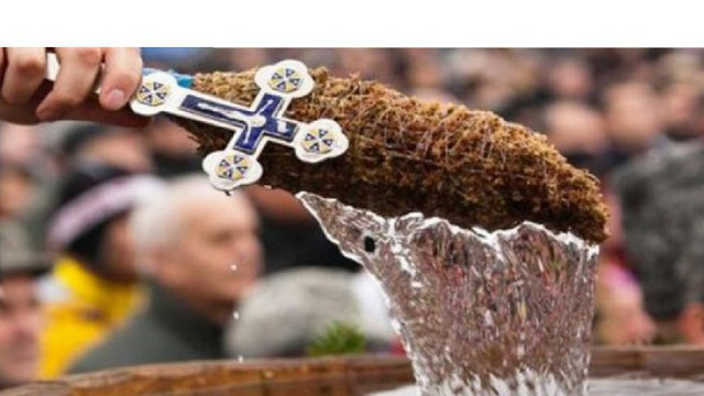 Creștinii ortodocși de stil vechi sărbătoresc astăzi, 19 ianuarie, Botezul Domnului sau Boboteaza
