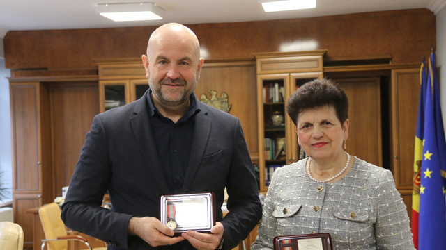 Vladimir Bolea și Elizaveta Breahnă, decorați cu medalia „Pentru Cooperare” a Armatei Naționale

