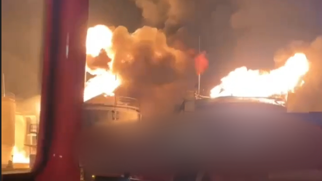 Ucrainenii au bombardat un depozit de combustibil pe teritoriul Rusiei
