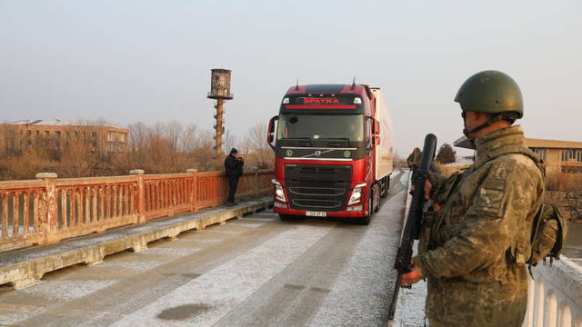 Cutremure: Turcia își deschide granița cu Armenia pentru a permite trecerea ajutorului umanitar pentru sinistrați