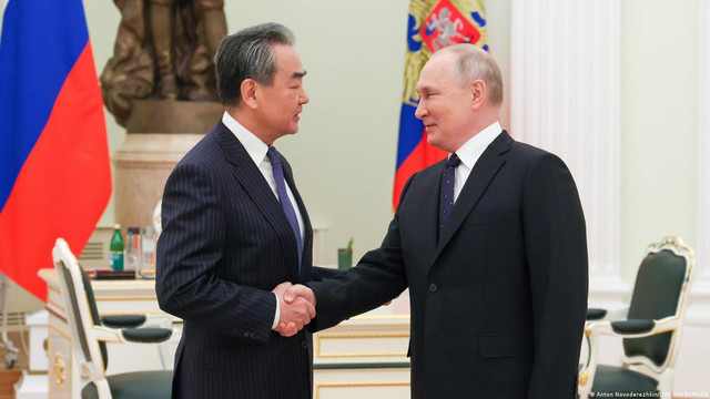 Ce ar conține planul de pace propus de Beijing discutat de Putin cu șeful diplomației chineze