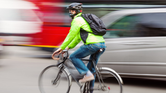 Demers pentru a ajusta infrastructura și a înăspri legea pentru a proteja cicliștii
