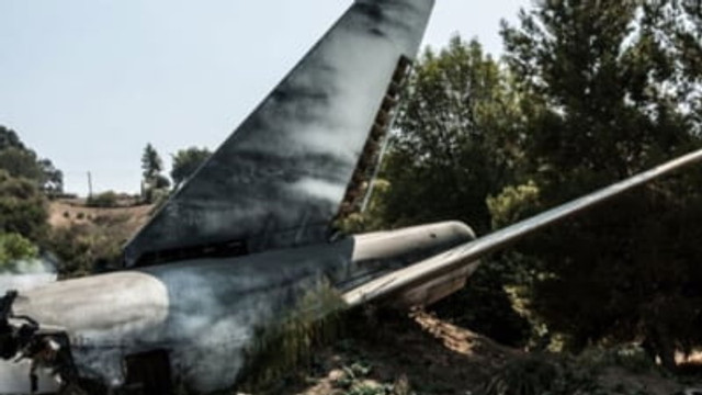 Cinci persoane și-au pierdut viața după ce un avion medical s-a prăbușit în Nevada      