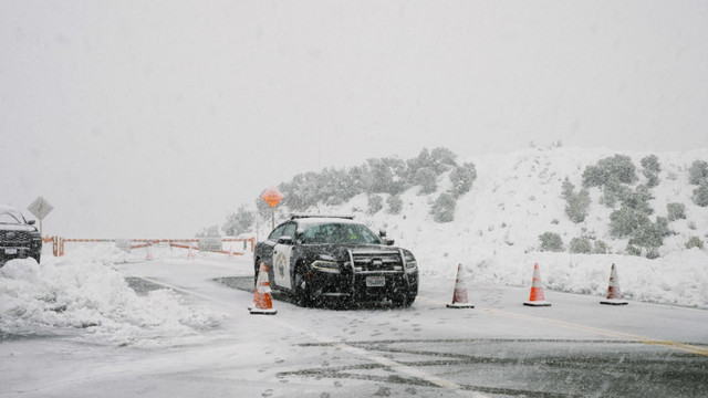 Stratul de zăpadă a depășit doi metri în sudul Californiei

