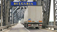 Fermierii bulgari au blocat punctele de trecere de la frontiera cu România