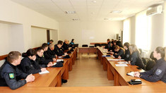 Polițiștii de frontieră au participat la ședințe de pregătirei în domeniile de control al documentelor și verificare a mașinilor