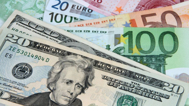 Euro începe săptămâna cu o ieftinire de 23 de bani