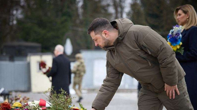 Zelenski a vizitat un spital militar și un cimitir al soldaților ucraineni la Liov