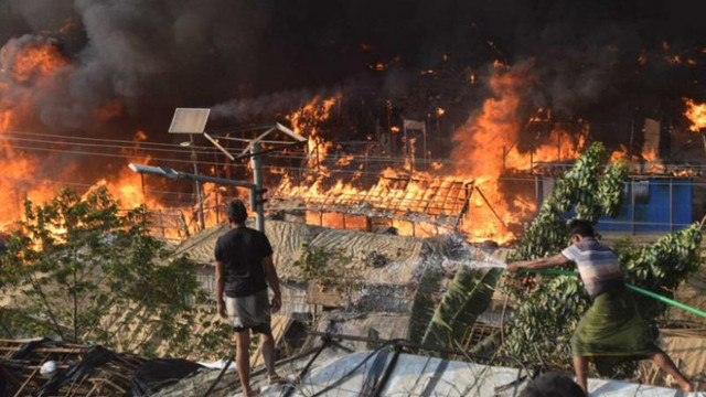 Incendiu devastator într-o tabără de refugiați rohingya din Bangladesh. Mii de oameni au rămas fără adăpost
