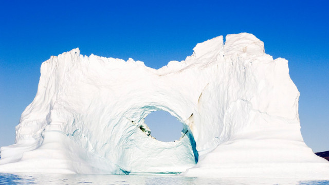 Calota glaciară se topește neașteptat de rapid. ONU: Putem avea un exod de proporții biblice din statele insulare
