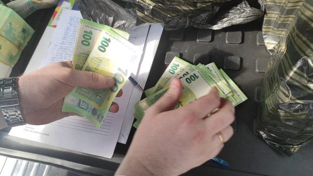 Noi percheziții în dosarul de finanțare ilegală a Partidului Șor. 3 persoane au fost reținute și 3,5 milioane lei confiscate