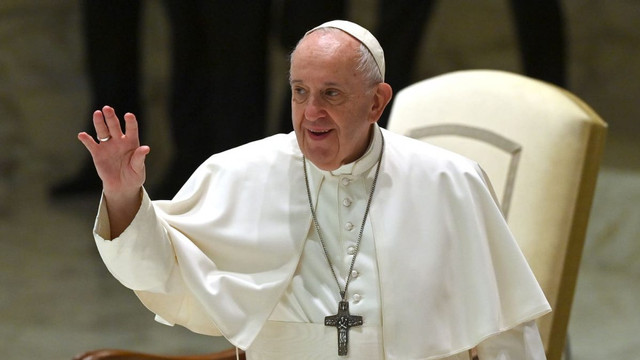 Papa Francisc, operat de urgență la Roma, anunță Vaticanul