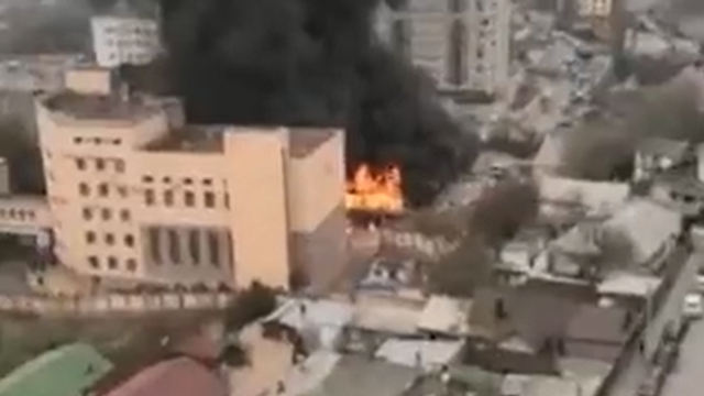 VIDEO | Explozie și incendiu major la o clădire FSB din Rostov pe Don