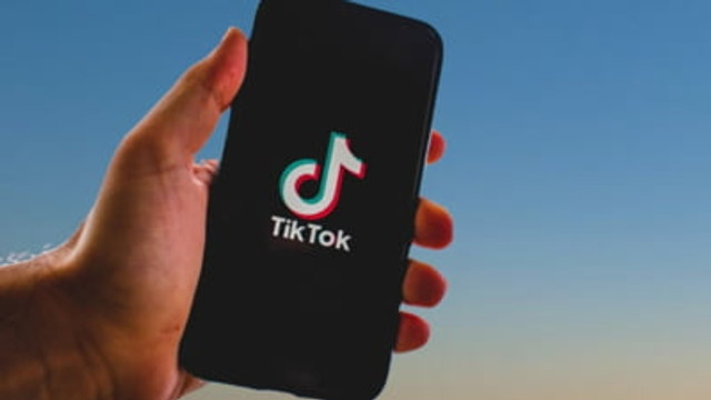Țările care au anunțat că vor interzice aplicația TikTok pe telefoanele parlamentarilor. ”Riscurile nu sunt acceptabile”