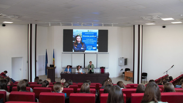 Studenții USM au participat la o discuție în format Public Finance Talks cu ministra Finanțelor, Veronica Sirețeanu
