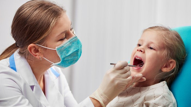Copiii din raioanele Sângerei și Telenești vor beneficia de consultații stomatologice gratuite