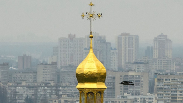 Autoritățile ucrainene: Nu luptăm împotriva religiei, ci împotriva angajaților FSB în sutană

