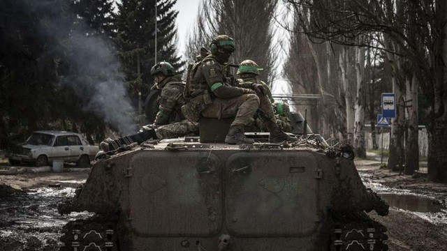 „Inamicul suferă pierderi serioase”. Trupele ucrainene rezistă în „fortăreața” Bahmut chiar dacă sunt depășiți numeric de ruși