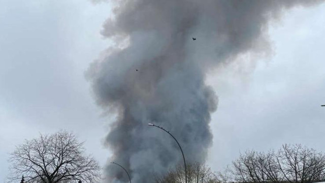 Germania: Centrul orașului Hamburg, acoperit de fum negru după un incendiu la două depozite
