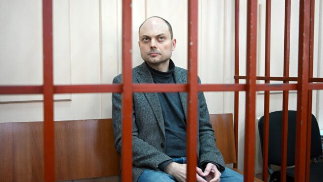 Vladimir Kara-Murza, opozantul lui Vladimir Putin, condamnat la 25 de ani de închisoare