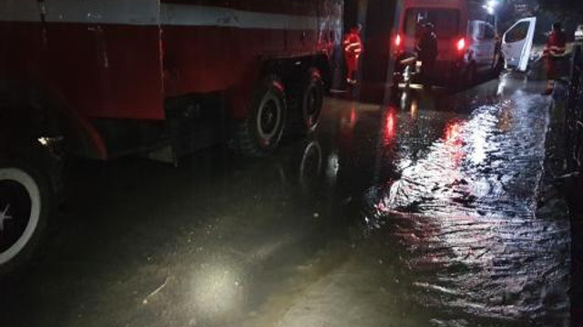 Intervențiile salvatorilor și pompierilor în urma ploilor torențiale
