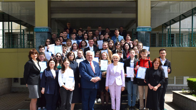 39 de elevi au fost premiați în cadrul Olimpiadei Republicane la Istoria românilor și universală