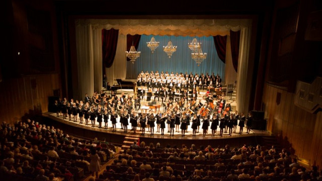 Ofertă culturală diversă, în luna mai. Zeci de spectacole, expoziții, concerte și festivaluri vor avea loc în Republica Moldova