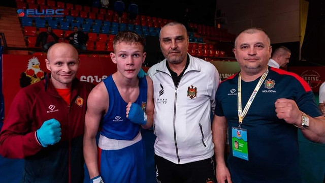 Boxerul Artiom Tolstoi a cucerit medalia de bronz la Europenele U18