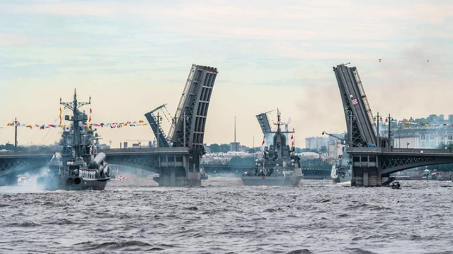 Rusia a concentrat pe neașteptate nave de război înarmate cu rachete Kalibr în Marea Nordului