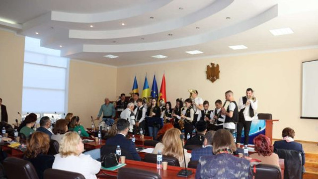 Schimb de experiență între zeci de școli din România și R. Moldova
