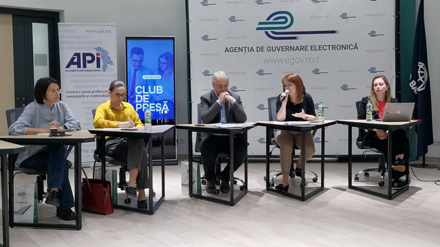 Un club de presă consacrat accesului la informațiile online a avut loc la Chișinău / Petru Macovei: Pentru jurnaliști digitalizarea oferă posibilitatea să fie mai operativi, dar nu în detrimentul calității
