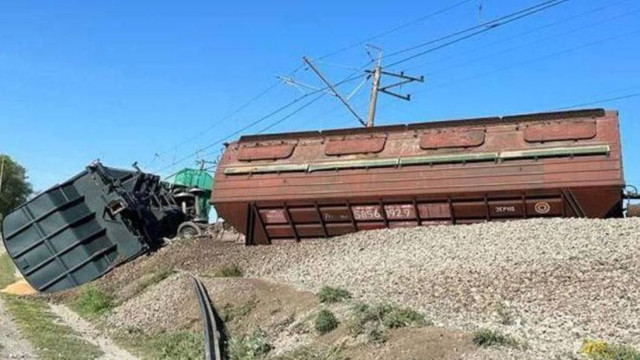 Explozie pe calea ferată din Crimeea - Kievul susține că tronsonul aruncat în aer era folosit de ruși pentru a transporta arme 