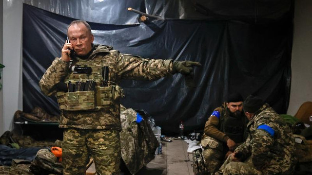 Șeful forțelor terestre ucrainene despre ce se întâmplă în Bahmut: „Ne apropiem efectiv de încercuirea tactică a orașului”