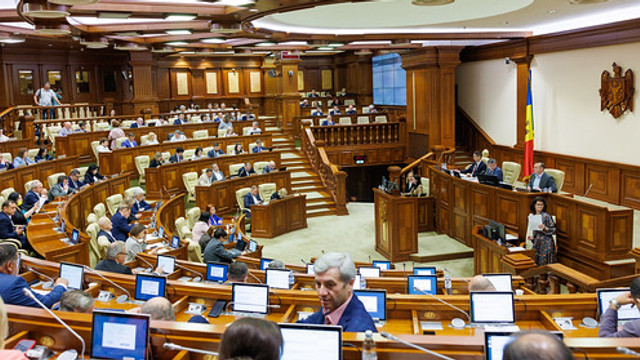 Parlamentul a adoptat modificări la Legea privind statutul ofițerului de informații și securitate