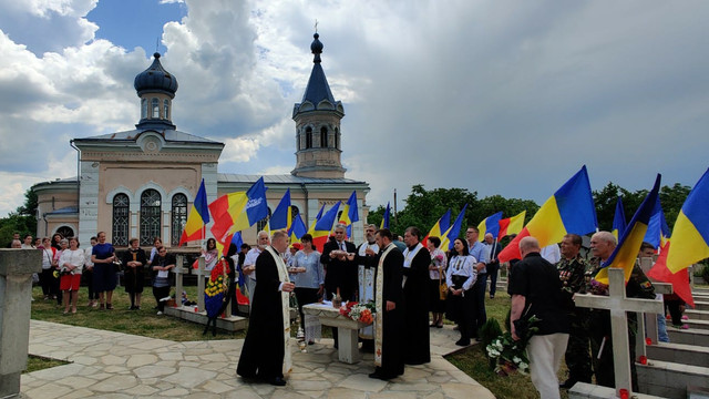 FOTO | Eroii români căzuți la datorie au fost comemorați în nordul Republicii Moldova