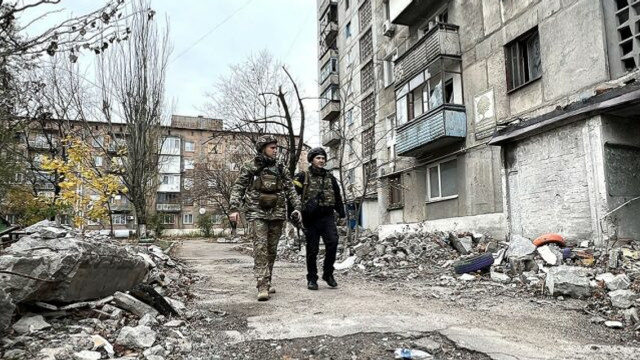 Kievul afirmă că forțele ruse și-au redus activitatea în Bahmut ca urmare a pierderilor suferite