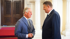 Regele Charles vine azi în România, într-o vizită privată. Se întâlnește cu Klaus Iohannis la Cotroceni, apoi merge la Viscri
