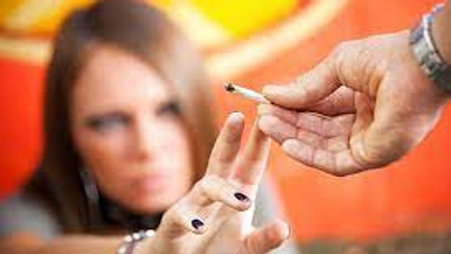 Numărul persoanelor care fumează crește de la un an la altul în Republica Moldova, mai ales în rândul adolescenților
