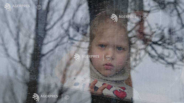 Sărăcia în rândul copiilor și impactul invaziei ruse, principalele provocări privind drepturile omului în UE în 2022 (raport)