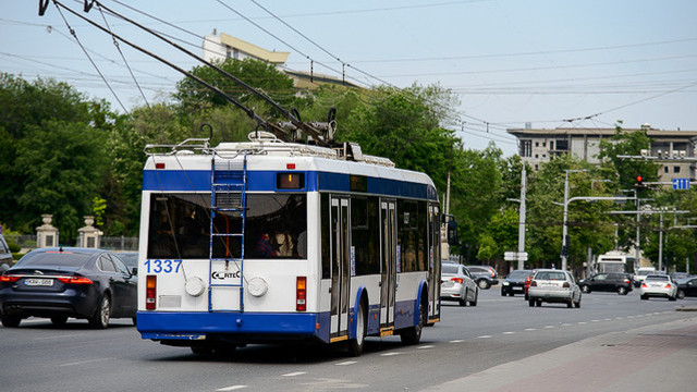 RTEC: Accident rutier pe strada Mihai Viteazu. Circulația troleibuzelor este afectată