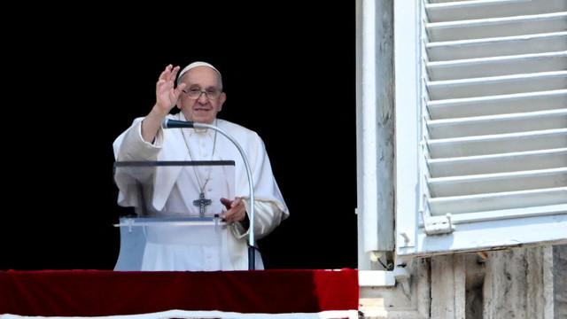 Papa Francisc, prima apariție publică după externarea din spital

