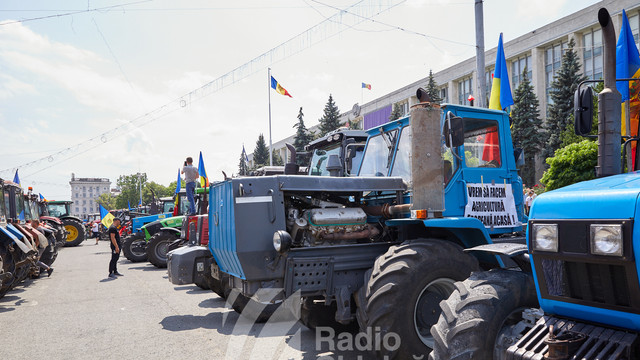 Fermierii reiau protestele: „Nu avem altă soluție”