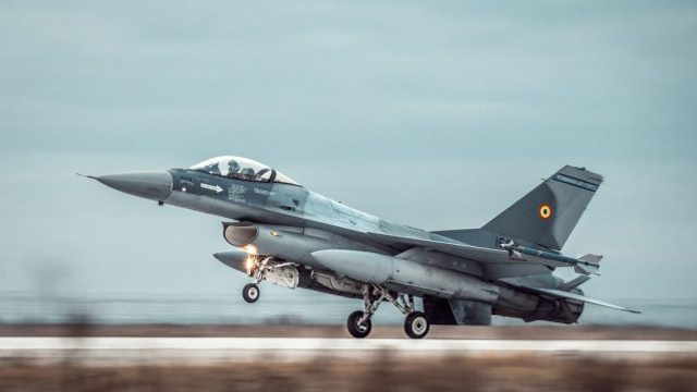 Occidentul se uită la România ca la un posibil loc de antrenament pe F-16 pentru piloții ucraineni (Politico)