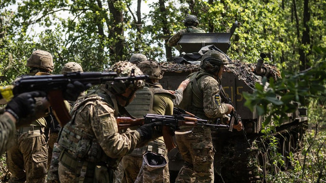 Ucraina extinde arcul contraofensivei în sud, Rusia ocupă noi poziții în est