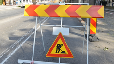 Atenție, șoferi! Circulația rutieră, suspendată pe o stradă din Chișinău