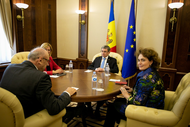 FOTO/ În ajunul Zilei Constituției, Igor Grosu a oferit Distincții unor personalități din România, în semn de recunoștință pentru contribuția semnificativă la dezvoltarea relațiilor de prietenie și cooperare cu R. Moldova